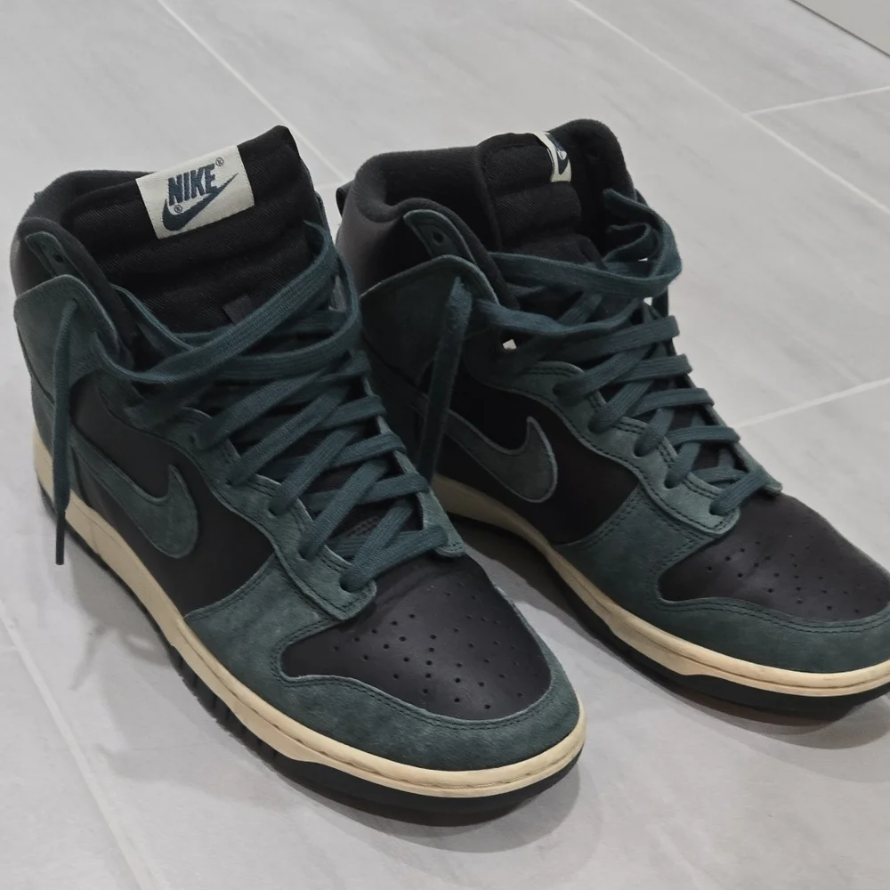 Nike Dunk Hi Retro Premium. Men's 10.5 - Picture 7 of 7